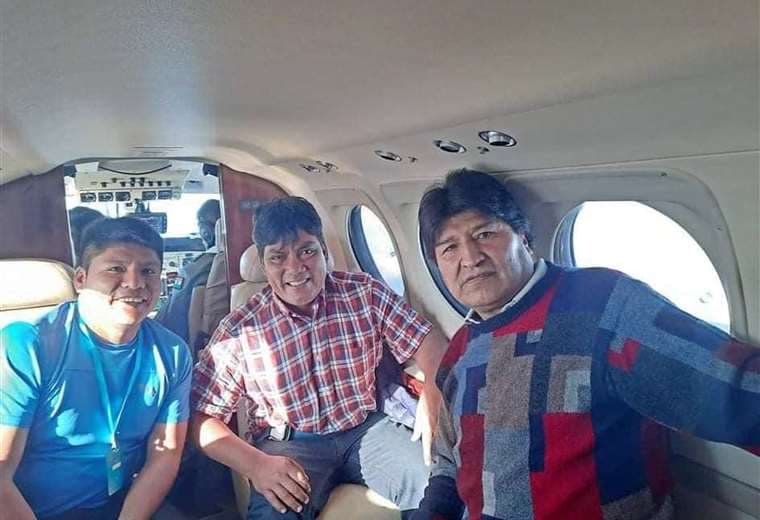 Evo Morales realizó al menos cuatro vuelos chárter en solo una semana