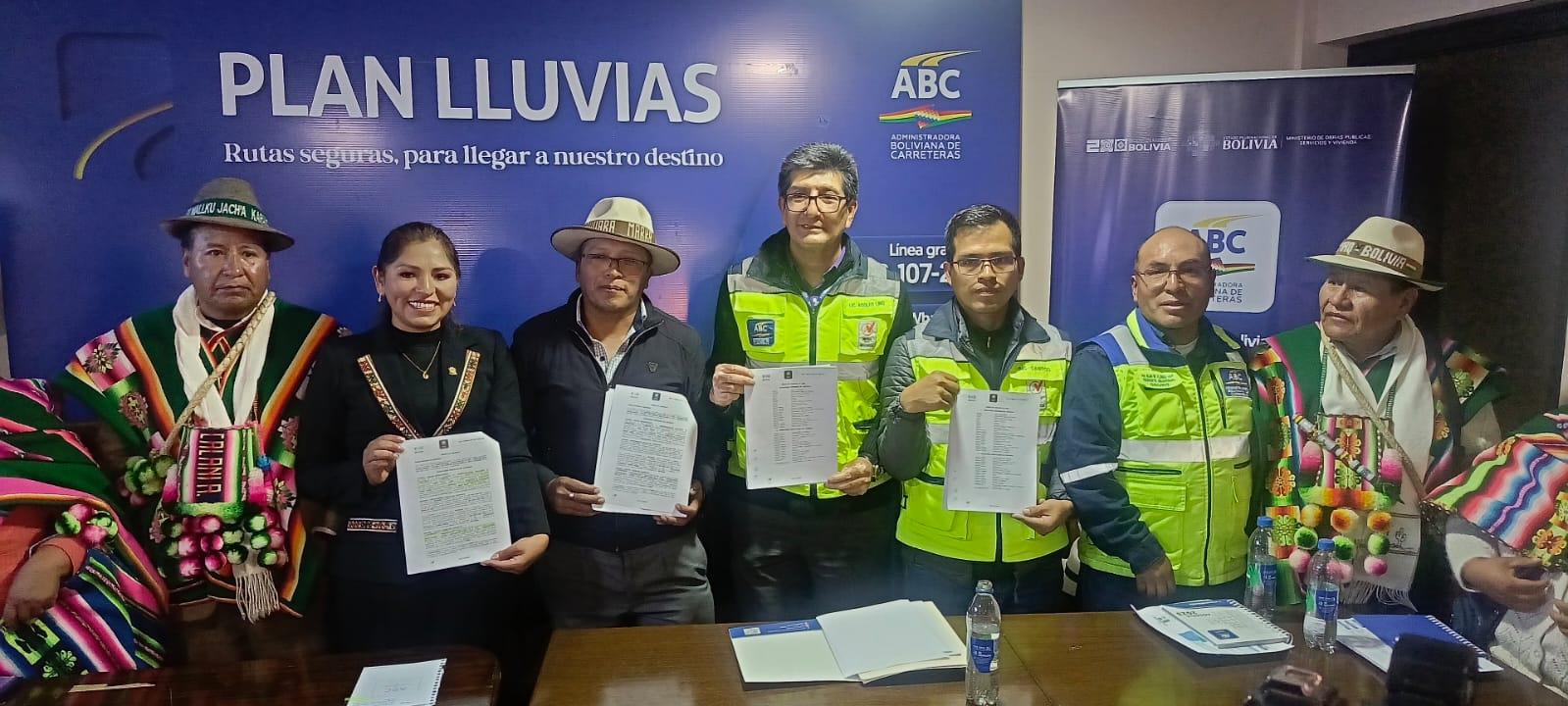 ABC firma contrato para construir los tramos La Joya – Chuquichambi y Huayllamarca – Totora, fortaleciendo la integración vial en Oruro