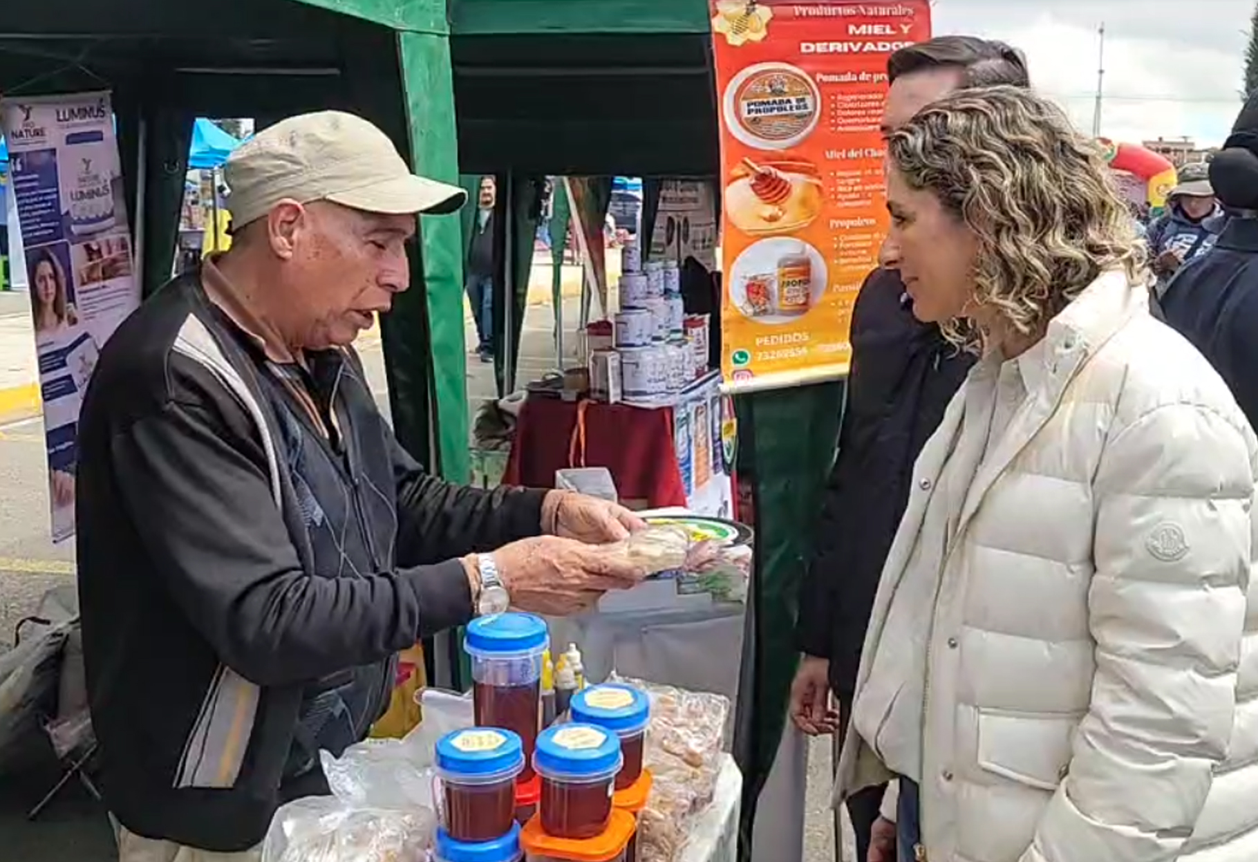 PRIMERA DAMA IMPULSA EMPRENDIMIENTOS EN “BOLIVIA PRODUCE”