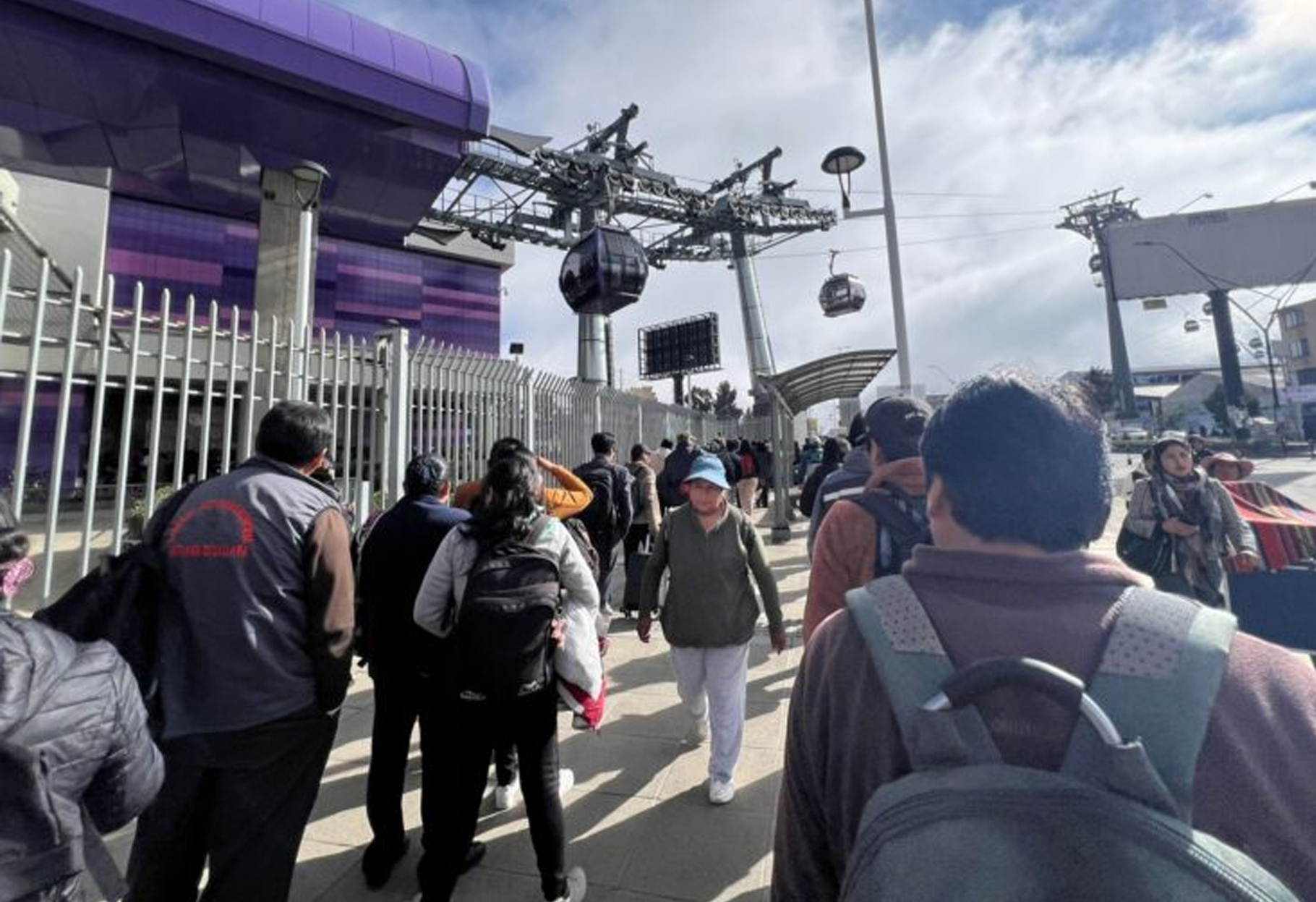 TELEFÉRICO: EL SALVAVIDAS ANTE BLOQUEOS EN LA CIUDAD DE EL ALTO