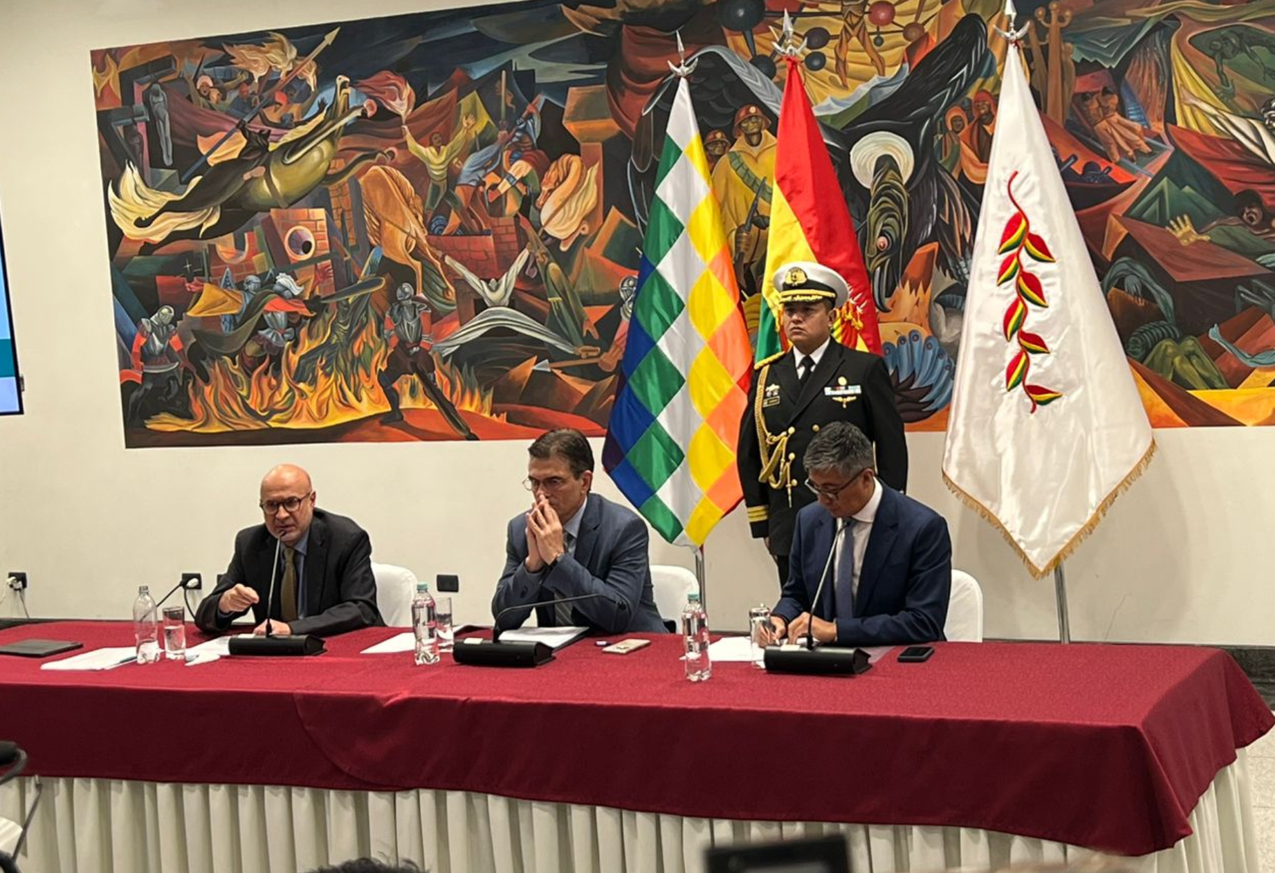 GOBIERNO LANZA EL DS 5600: “DESTAPANDO EL ESTADO CLOACA”