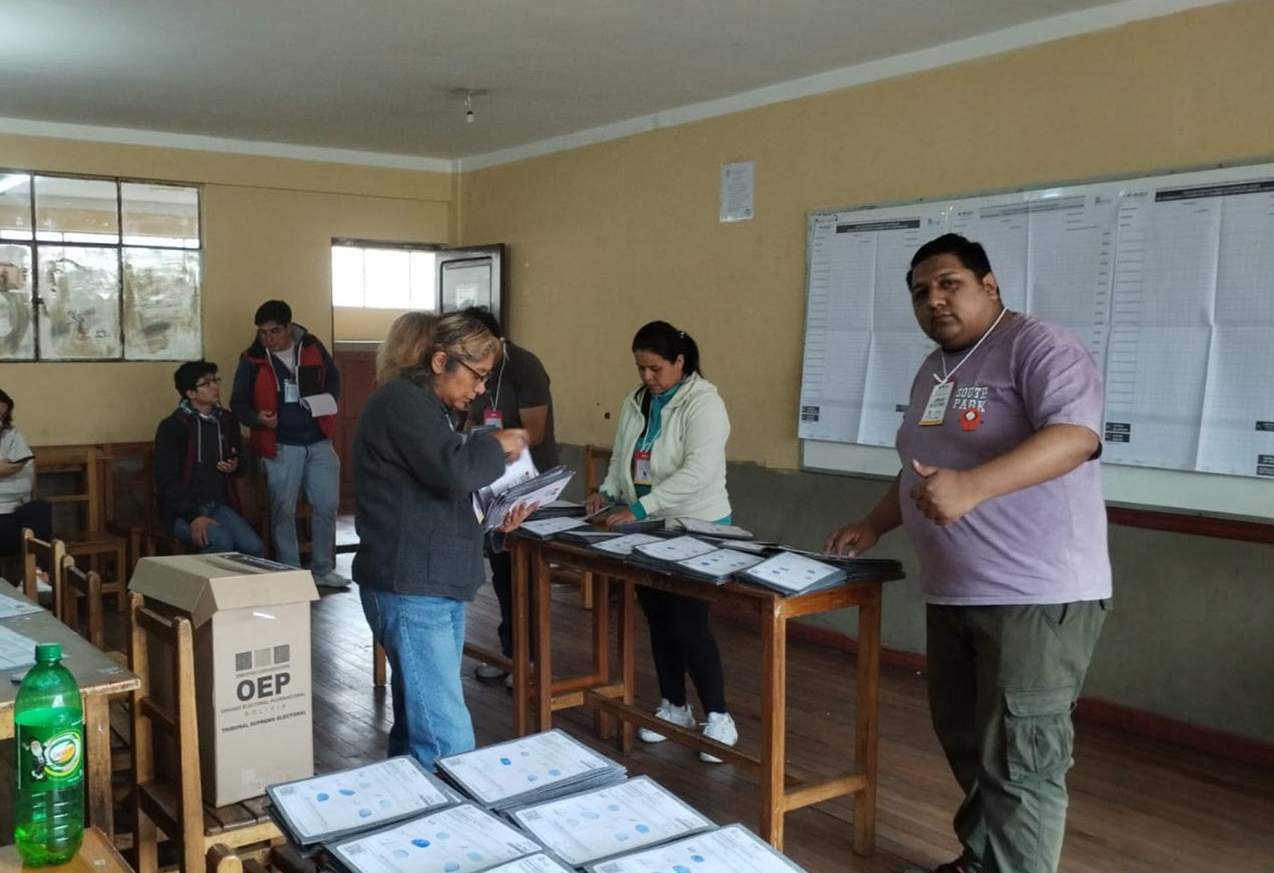 MESAS ELECTORALES CONCLUYEN SU LABOR Y SE INICIA EL CONTEO OFICIAL DE VOTOS
