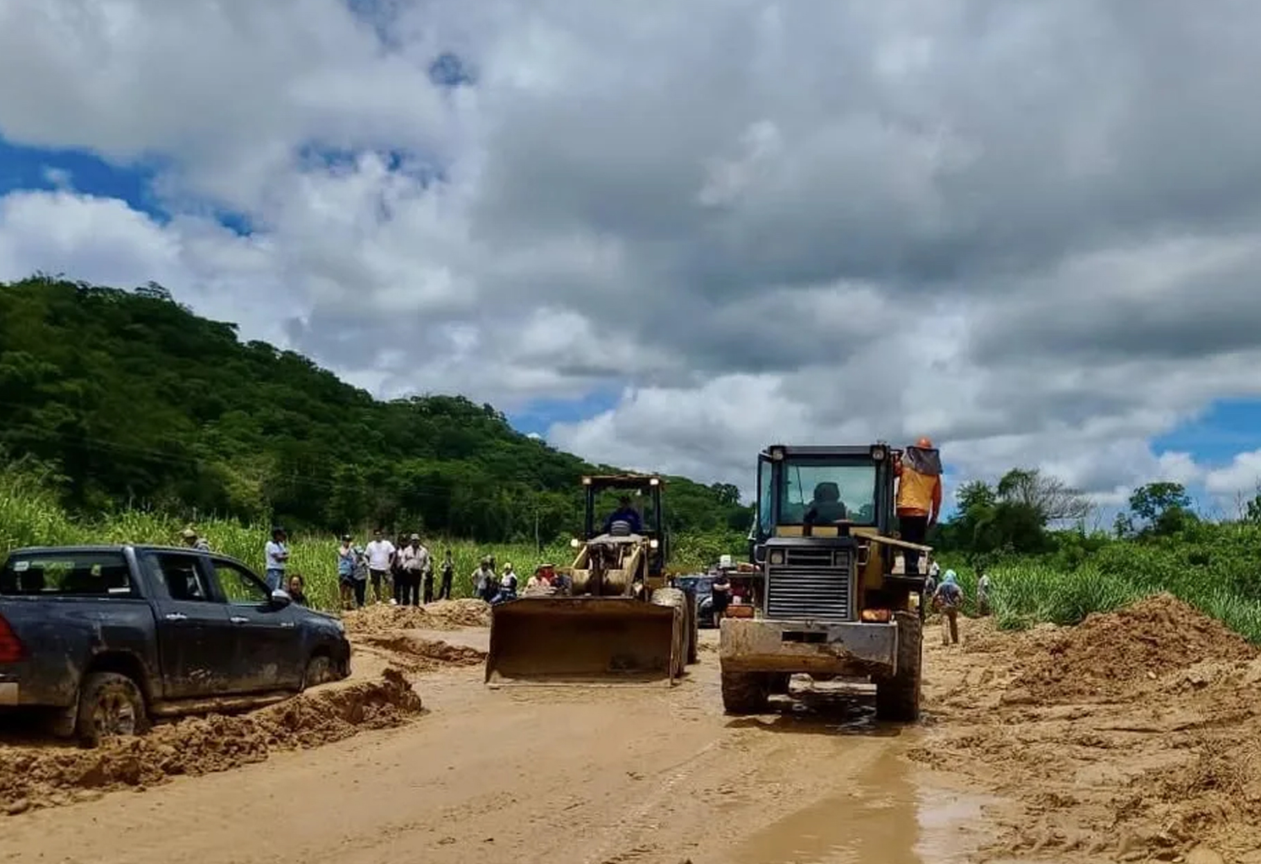 ABC HABILITA LA RUTA A LOS VALLES CRUCEÑOS TRAS INTENSOS TRABAJOS DE MANTENIMIENTO
